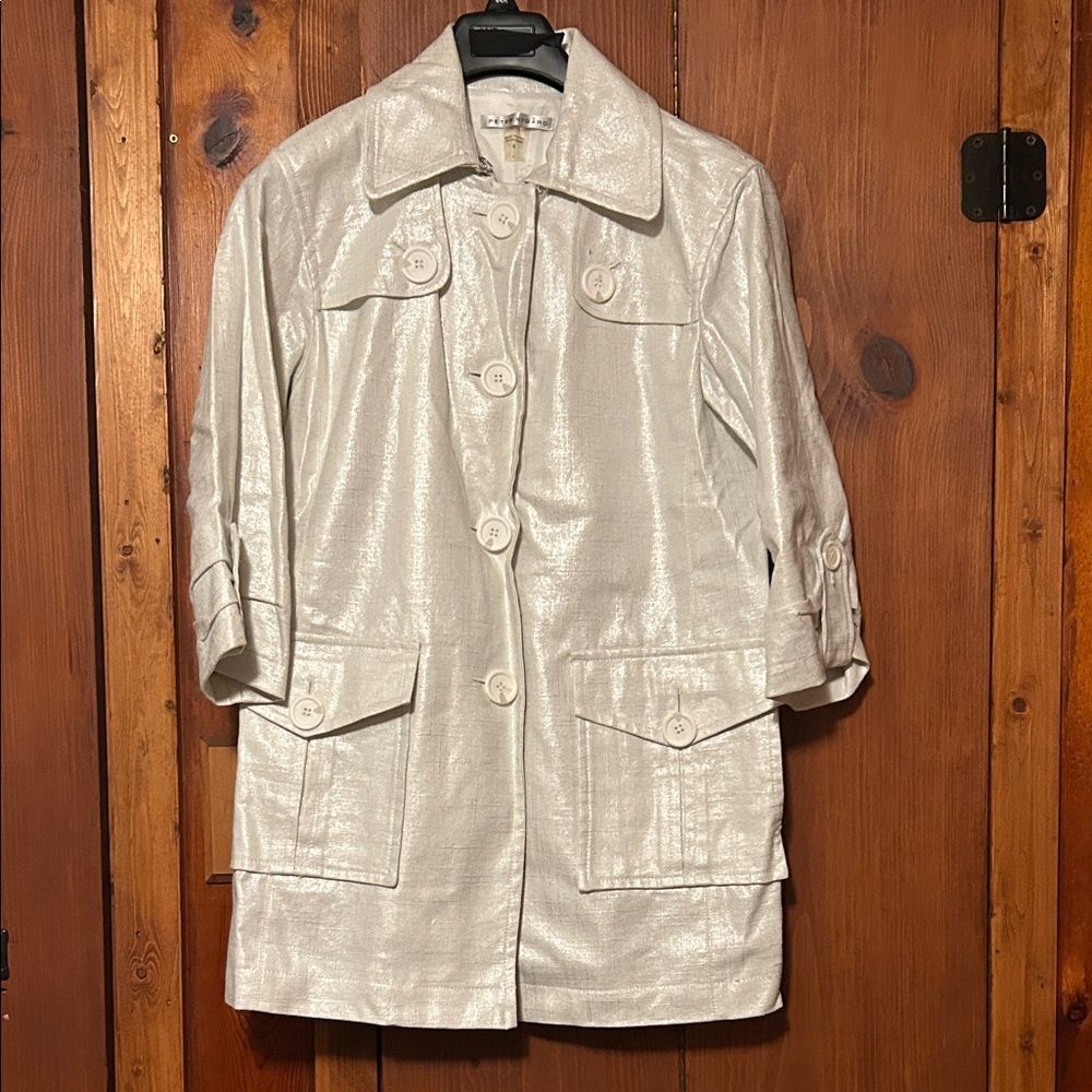Peter Nygard Shimmering white Trench Coat/blazer size 6. CJ